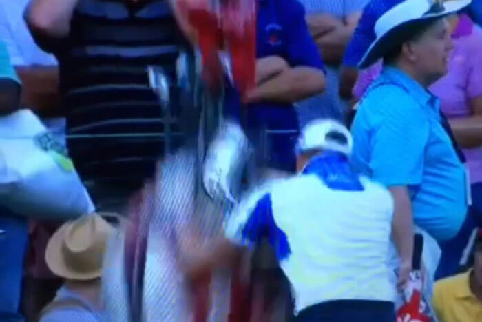 Stenson Throws Bag