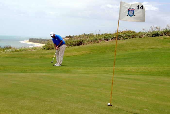 4 Tips for Learning How to Read a Long Golf Putt with Multiple Breaks