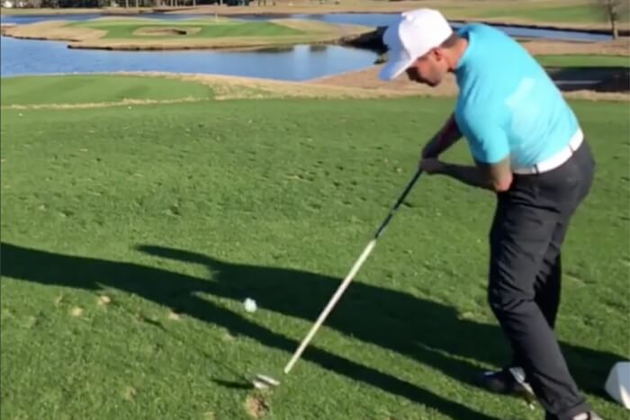 No Hands Golfer Gets Hole in One