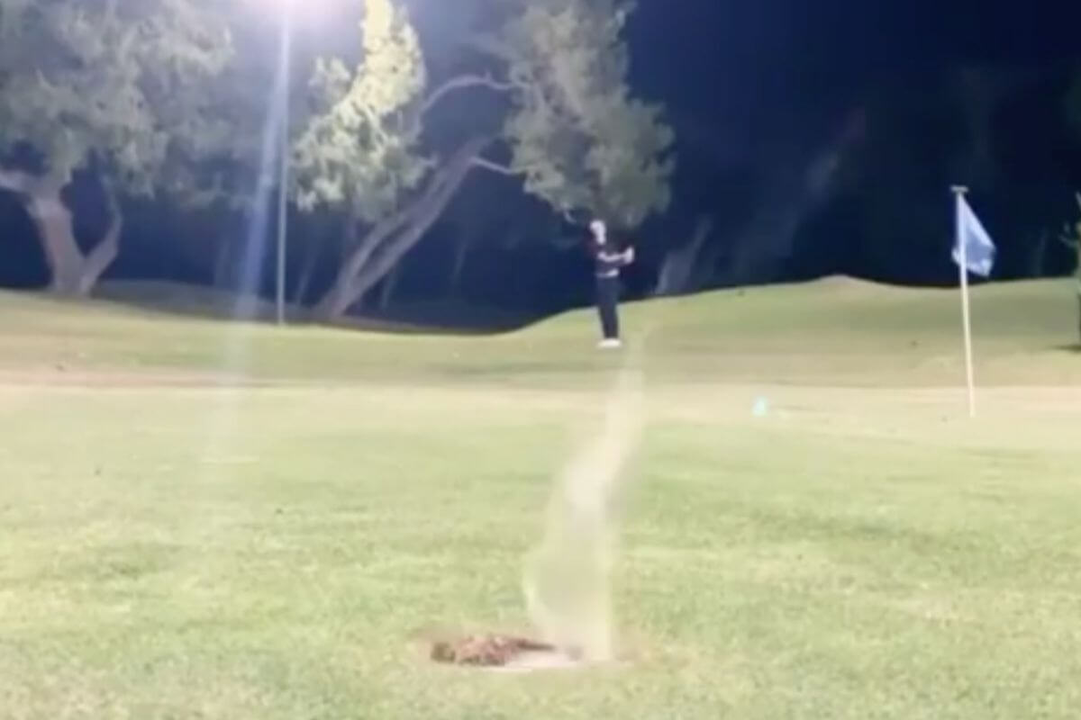 Trick shot dunk shot