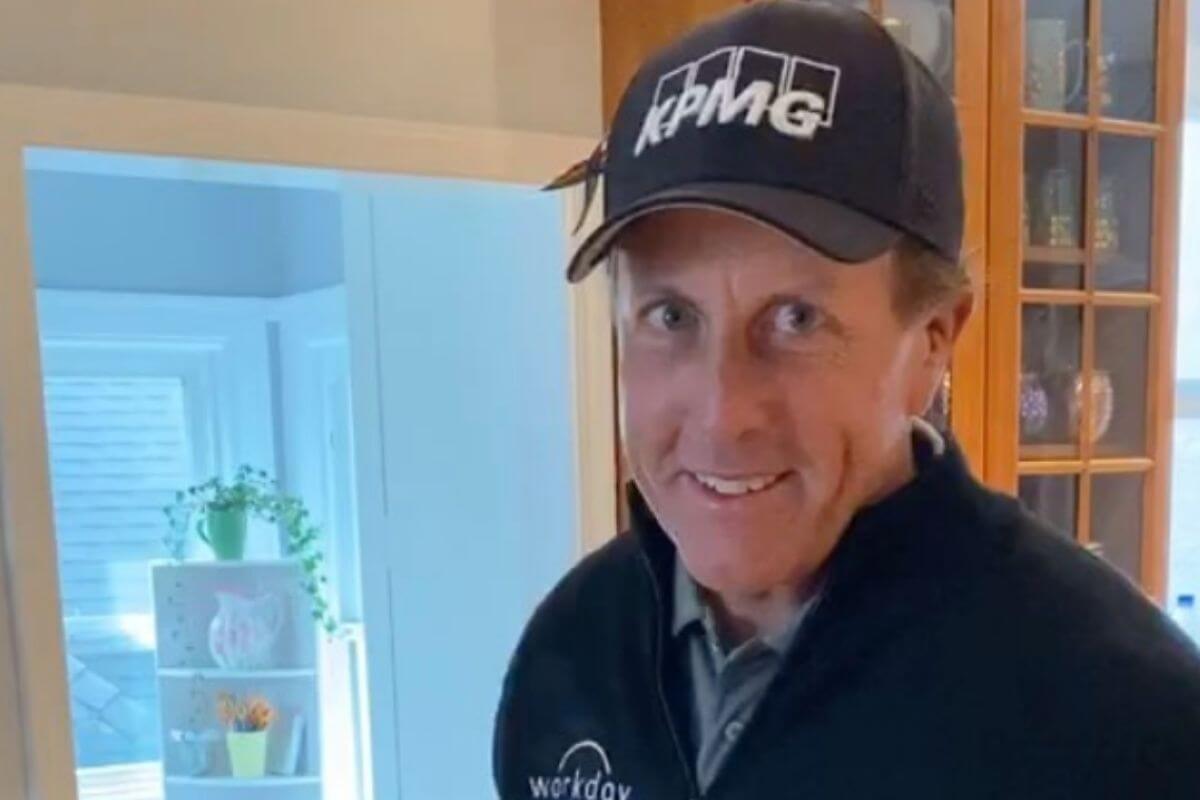 Mickelson Playing Champions Tour