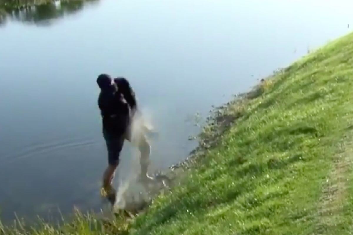 Adam Scott Par Save Water